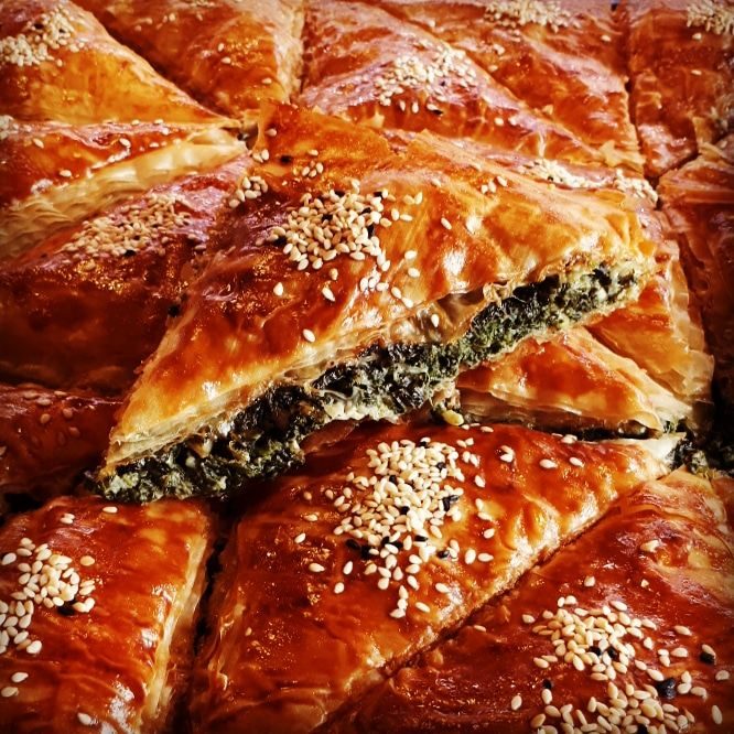 Spanakopita, Griekse spinazietaart